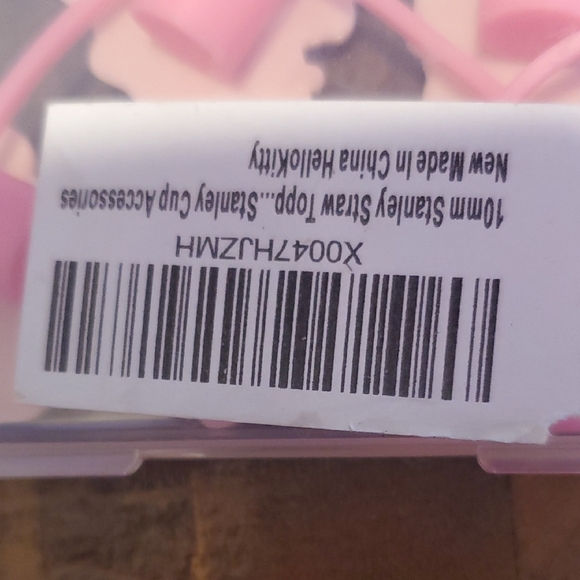Hello Kitty Stanley Cup Straw Toppers - Picture 2 of 3